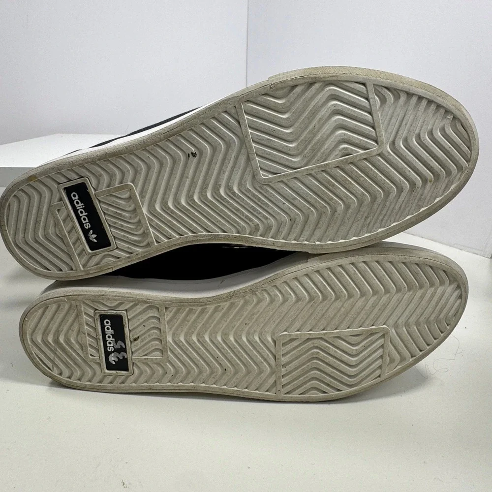 adidas Sleek Low Sneaker Womens Size 7 Black‎ Ribbon Bow Gold Badge FV0741